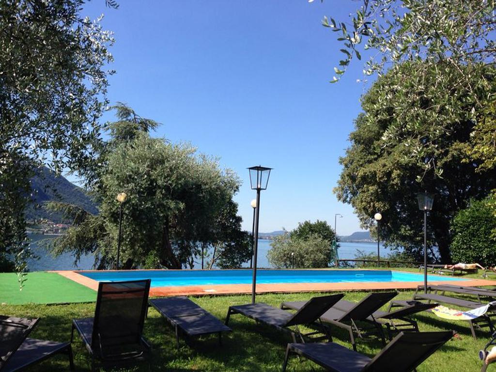 Aparthotel Castello Oldofredi Monte Isola Esterno foto