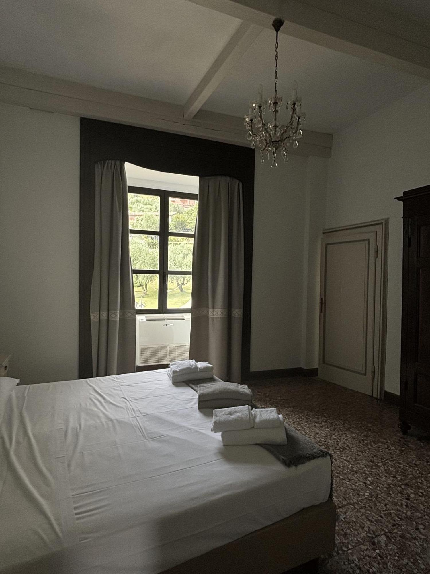 Aparthotel Castello Oldofredi Monte Isola Esterno foto