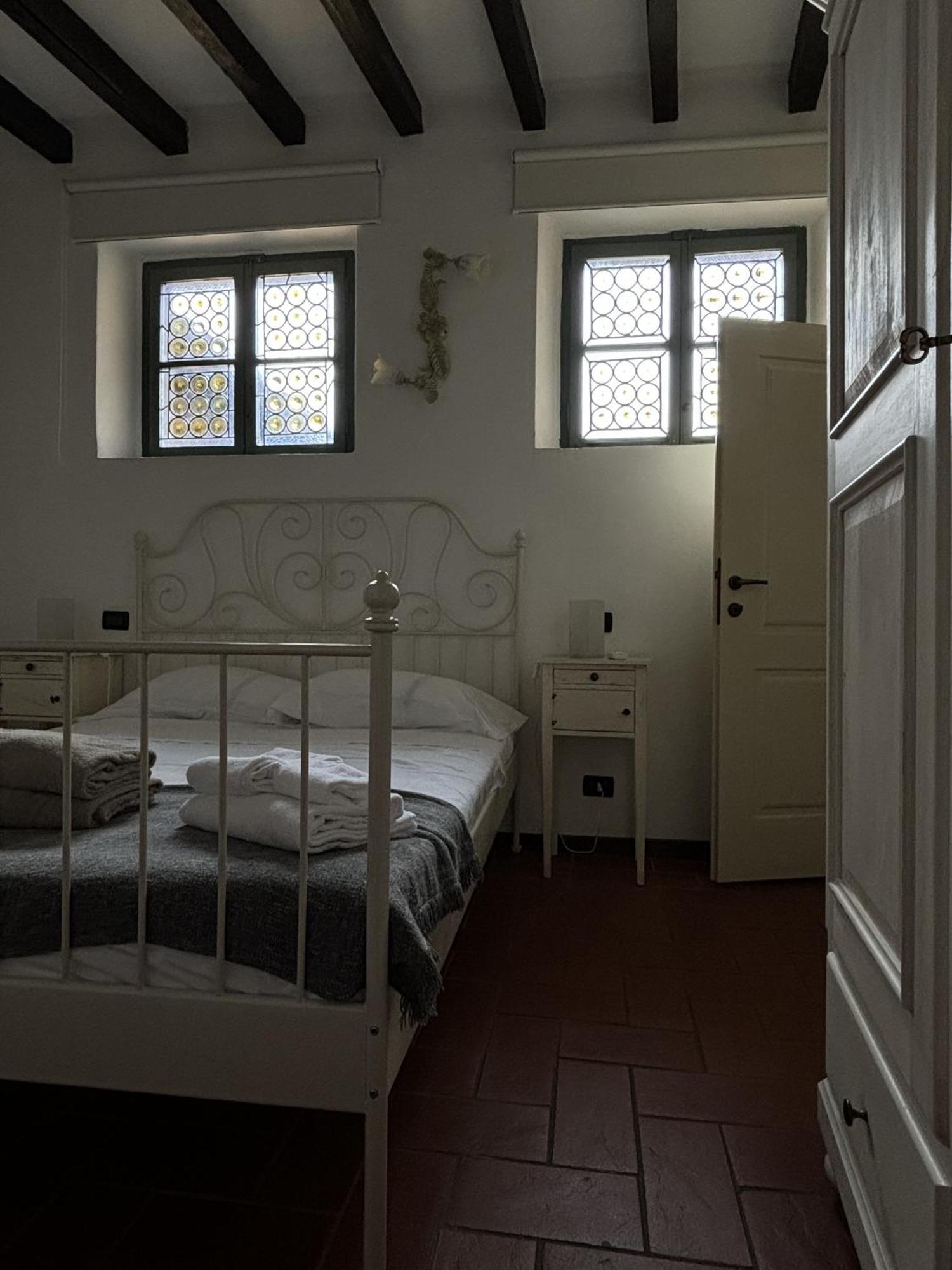 Aparthotel Castello Oldofredi Monte Isola Esterno foto