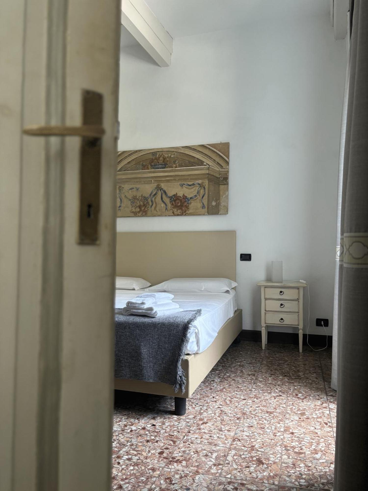 Aparthotel Castello Oldofredi Monte Isola Esterno foto