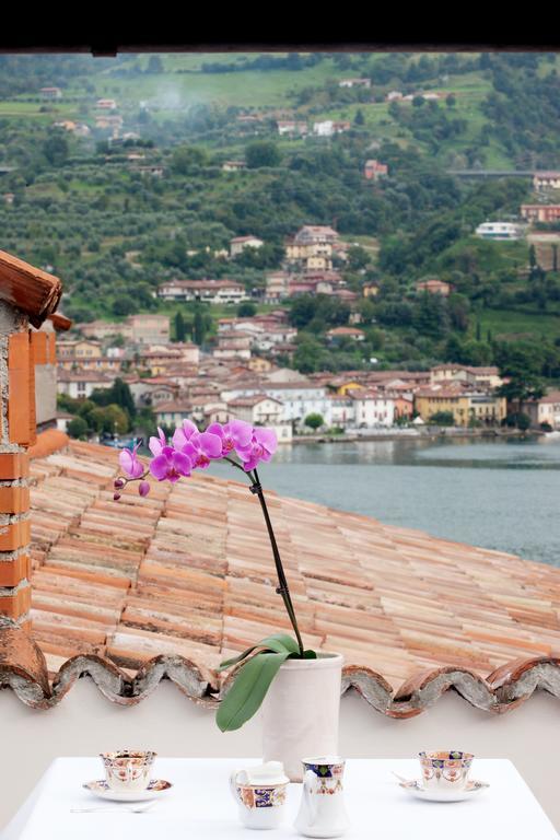 Aparthotel Castello Oldofredi Monte Isola Esterno foto