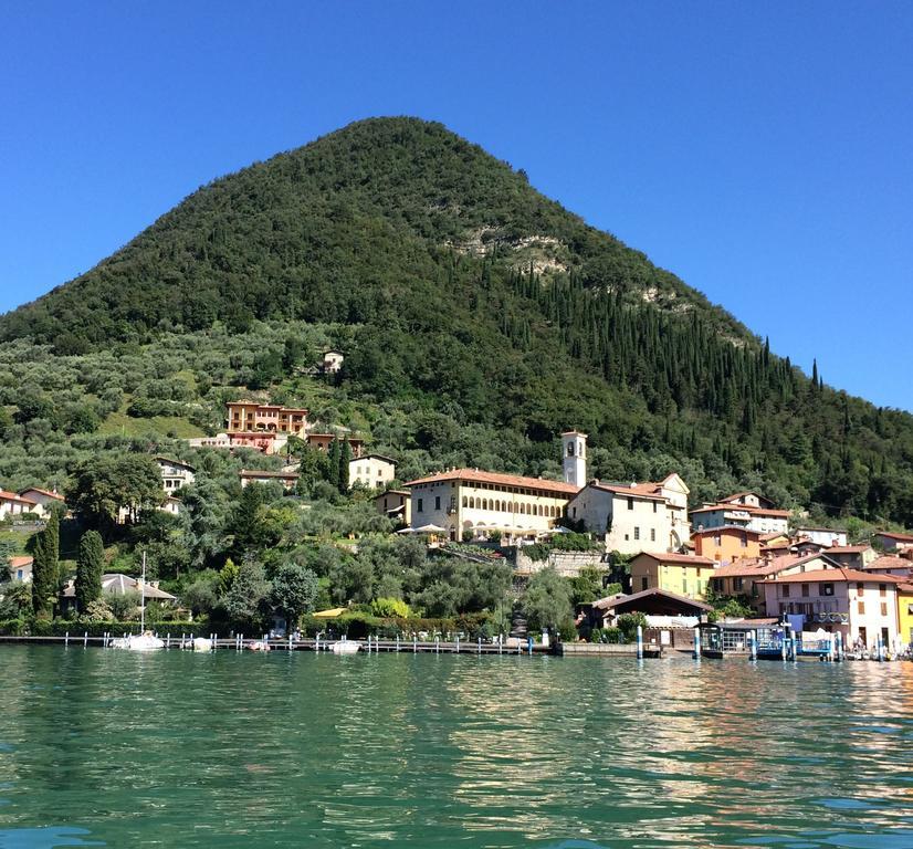 Aparthotel Castello Oldofredi Monte Isola Esterno foto