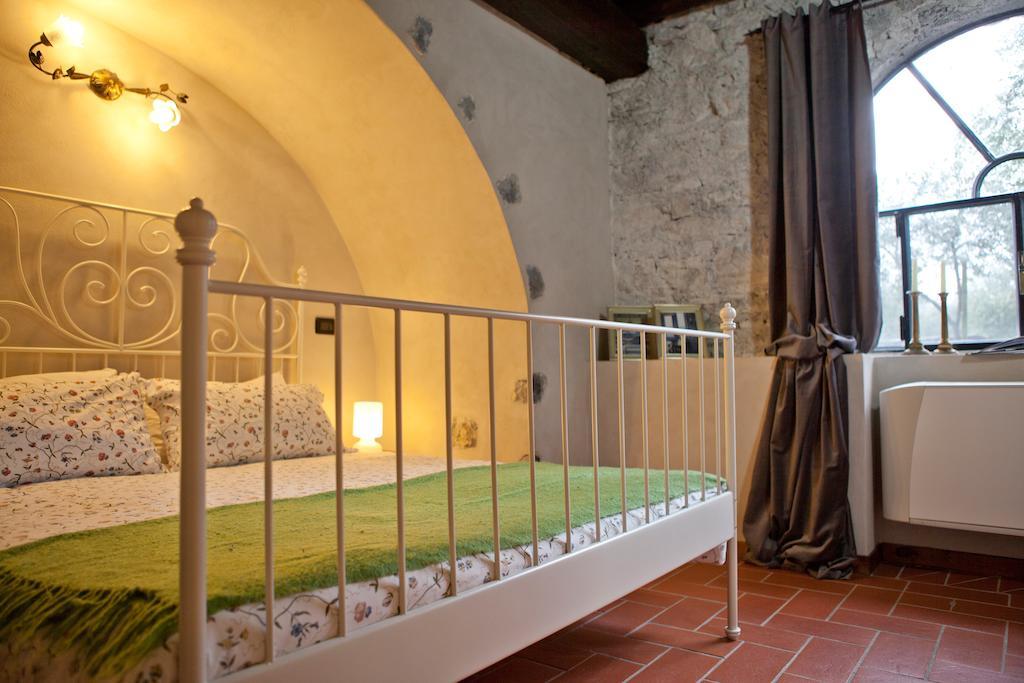 Aparthotel Castello Oldofredi Monte Isola Camera foto