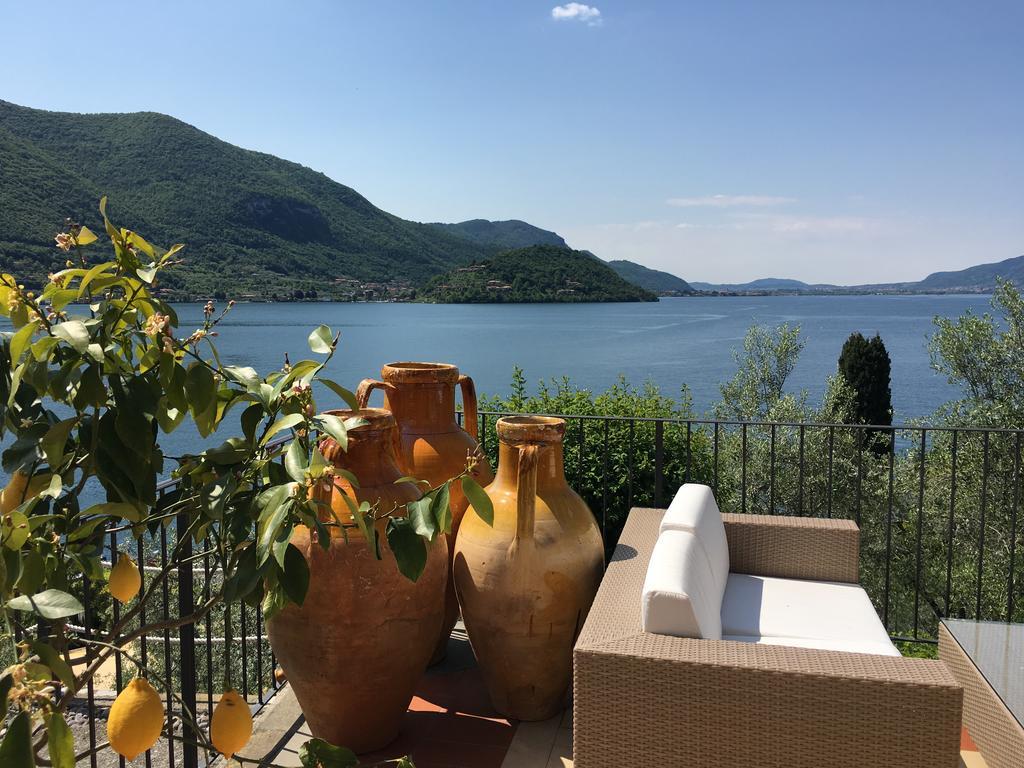 Aparthotel Castello Oldofredi Monte Isola Esterno foto