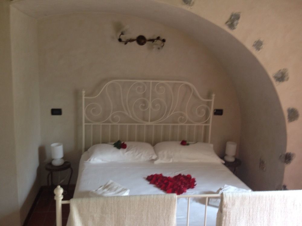 Aparthotel Castello Oldofredi Monte Isola Esterno foto