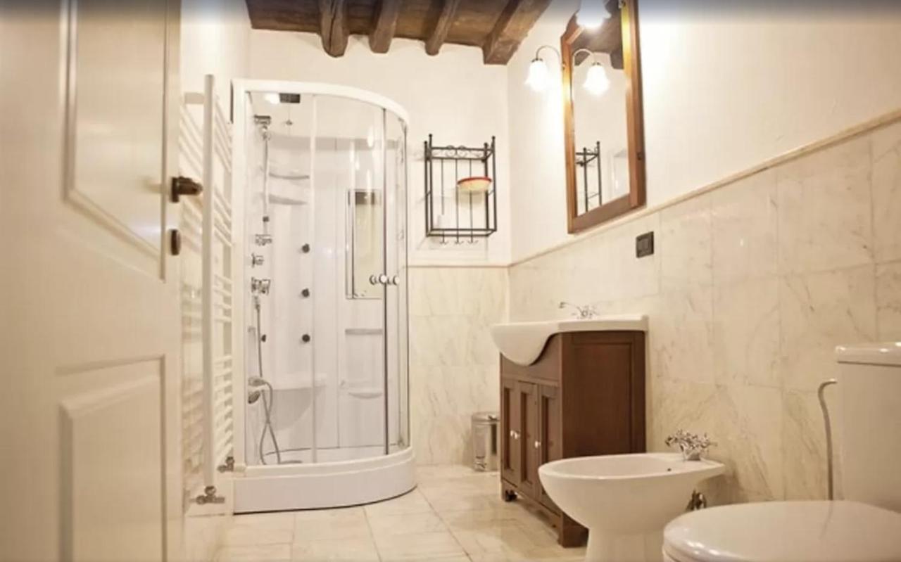Aparthotel Castello Oldofredi Monte Isola Esterno foto